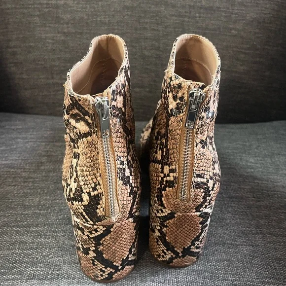 Steve Madden Julianne Snake Python Skin Tan Ankle Boots Block Heel Shoes Size 10 - Picture 4 of 7